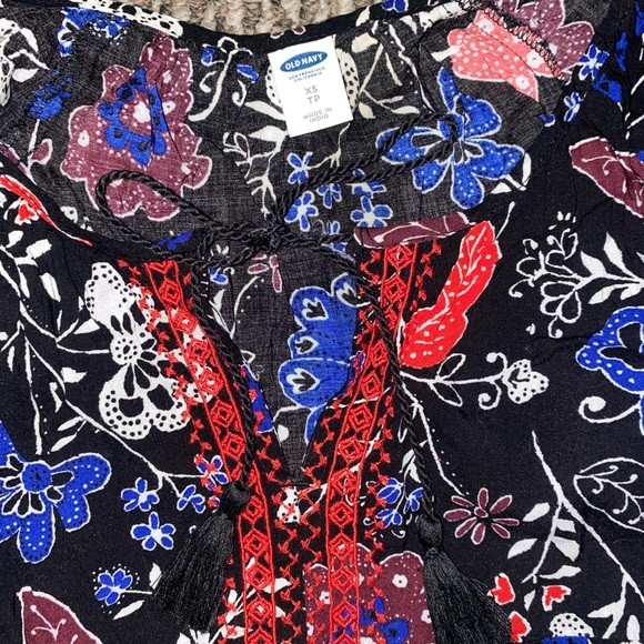 Old navy blouse - Picture 2 of 2